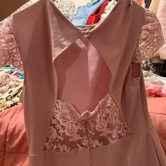 Clothes - Picture 5 of 6